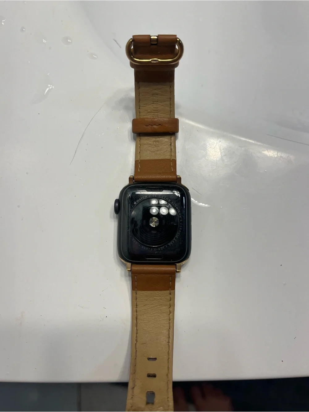 Apple Smartwatch SE 40mm with Brown Leather Band and Black Case